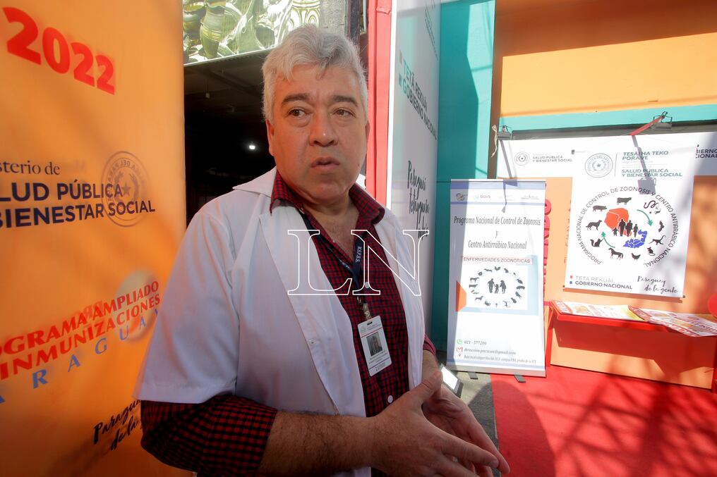 Doctor Édgar Galeano del Programa Nacional de Control de las Leishmaniasis del Ministerio de Salud. Foto: Eduardo Velázquez.