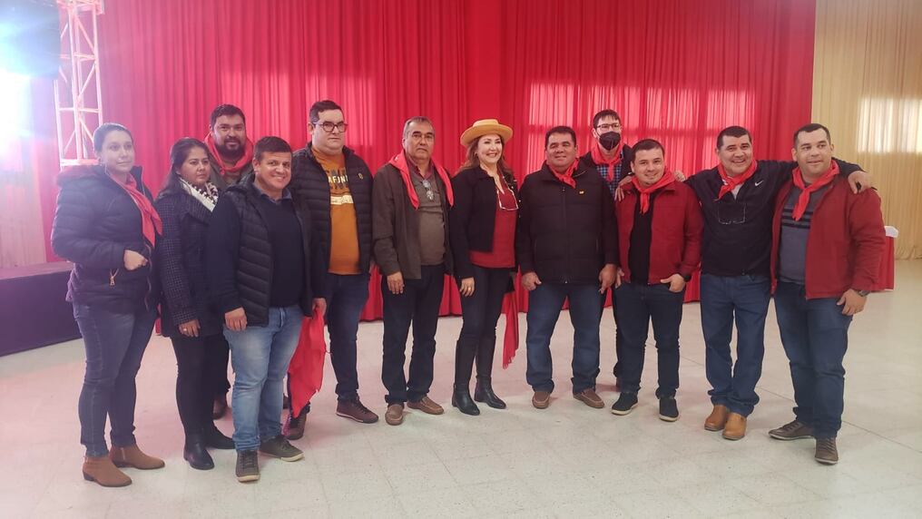 De acuerdo a denuncias, la titular del Indert arrearía a sus funcionarios para que participen de la conformación de una coordinadora colorada de la institución en Coronel Oviedo. Foto: Gentileza.