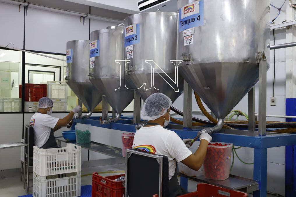 La empresa brindó un recorrido guiado dentro de sus instalaciones, para dar a conocer cómo operan y los logros obtenidos siendo líderes en el mercado. Foto: Christian Meza.
