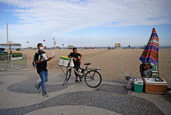 Se dio 72 horas para que los turistas abandonen la ciudad, que vive un repunte de infecciones por coronavirus. Foto: AFP.