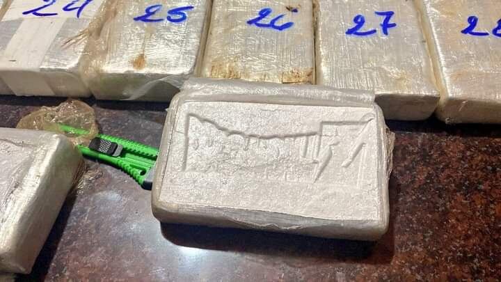 El fiscal Arnaldo Argüello mencionó que la droga estaba lista para ser vendida en Pedro Juan Caballero y en la ciudad de Concepción. Foto: Gentileza.