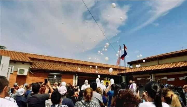 Familiares, amigos y colegas dieron su último adiós a la Lic. María Maldonado en el Hospital de Calle’i de San Lorenzo. Foto: Gentileza.