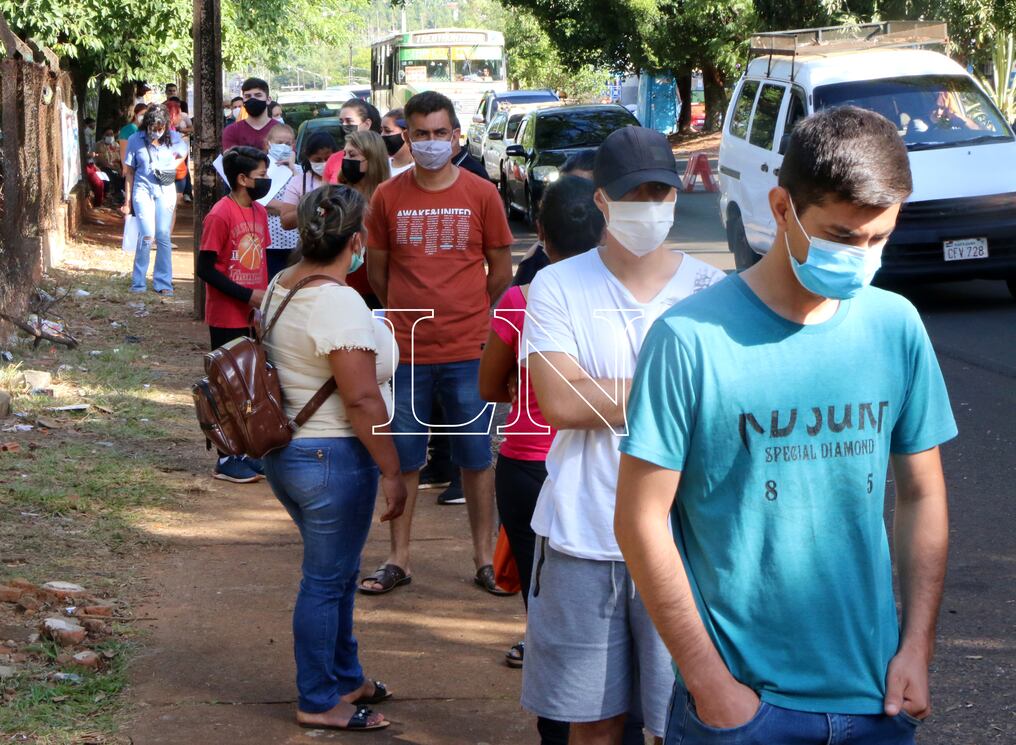 La pandemia de coronavirus cumplió ayer dos años en Paraguay, y registra actualmente cifras más bajas, tras una alarmante tercera ola. Foto: Ilustrativa/Gustavo Galeano.