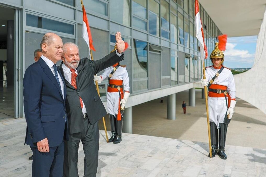 El presidente brasileño Lula da Silva recibió al canciller alemán Olaf Scholz en otro reciente acercamiento europeo con autoridades de Sudamérica. Foto: @LulaOficial.