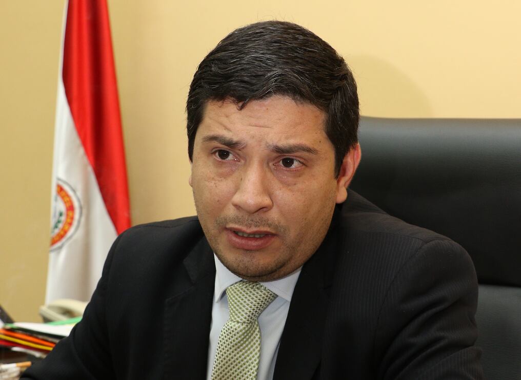 Juan Villalba, director del Mercado 4, cuya esposa fue apartada de una institución sanitaria por razones políticas. Foto: Archivo/Christian Meza.