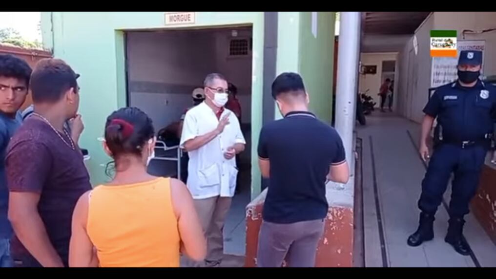 Las víctimas del enfrentamiento entre autodenominados campesinos sin tierra y propietarios de una estancia de Yasy Cañy fueron trasladadas hasta el Hospital Distrital de Curuguaty. Foto: Gentileza.
