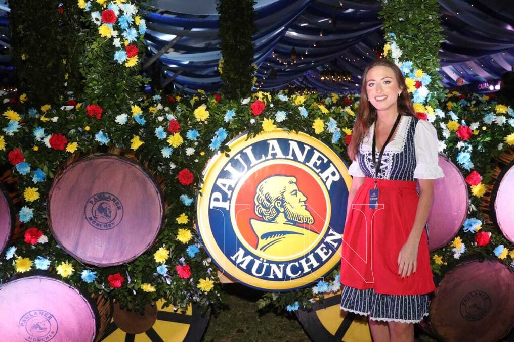 Astrid Cieplik, brand manager de Paulaner en el Oktoberfest 2022. Foto: Cristóbal Núñez.