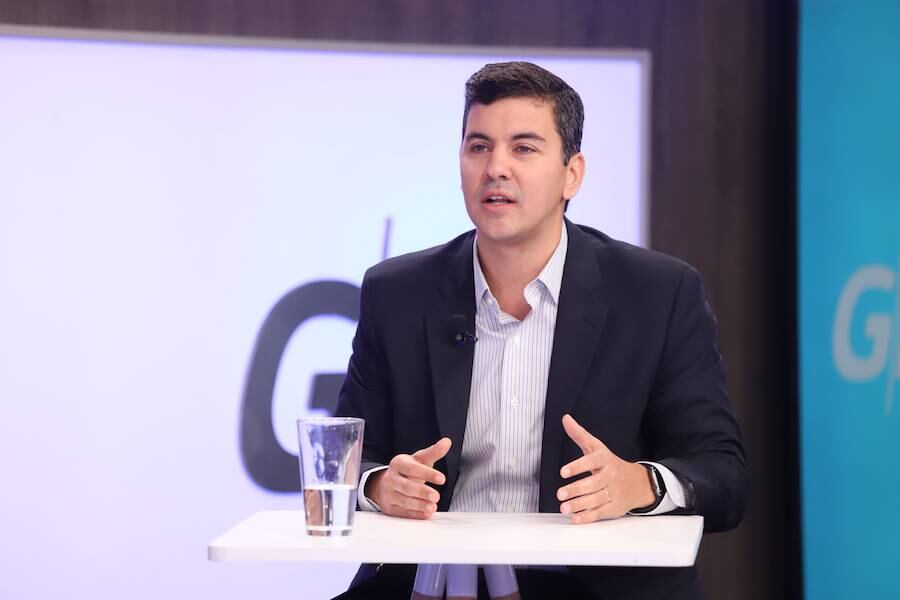 Santiago Peña expresó su preocupación respecto al sigilo con que se manejan los pormenores del acuerdo de Itaipú. Foto: Archivo.