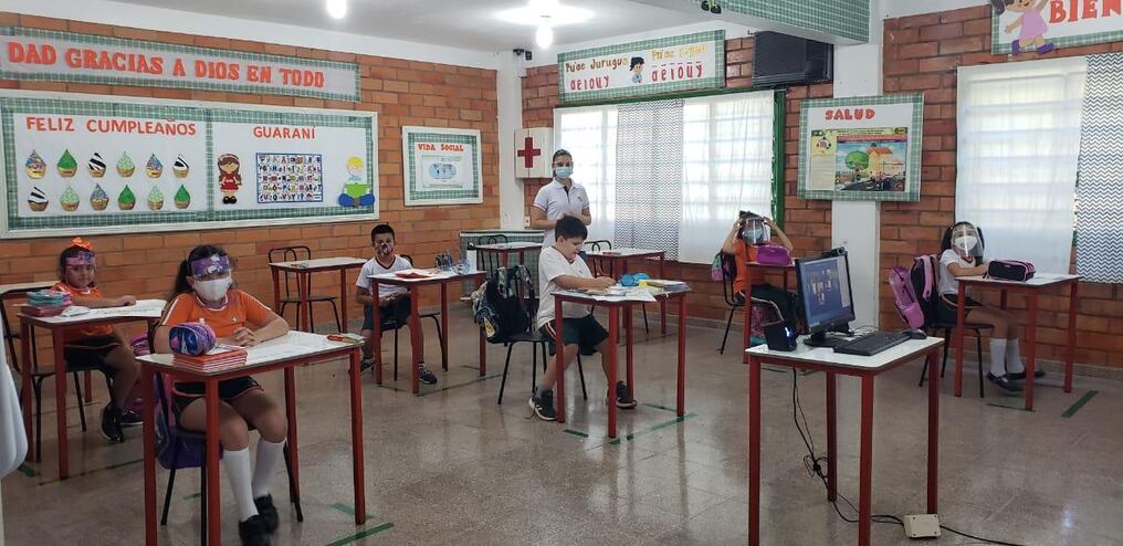En 14 instituciones iniciaron el año lectivo solo en forma virtual y desde el 22 de febrero lo harán por ambos sistemas, como es el caso del Colegio Cristiano Emanuel de Hernandarias. Foto: Gentileza.
