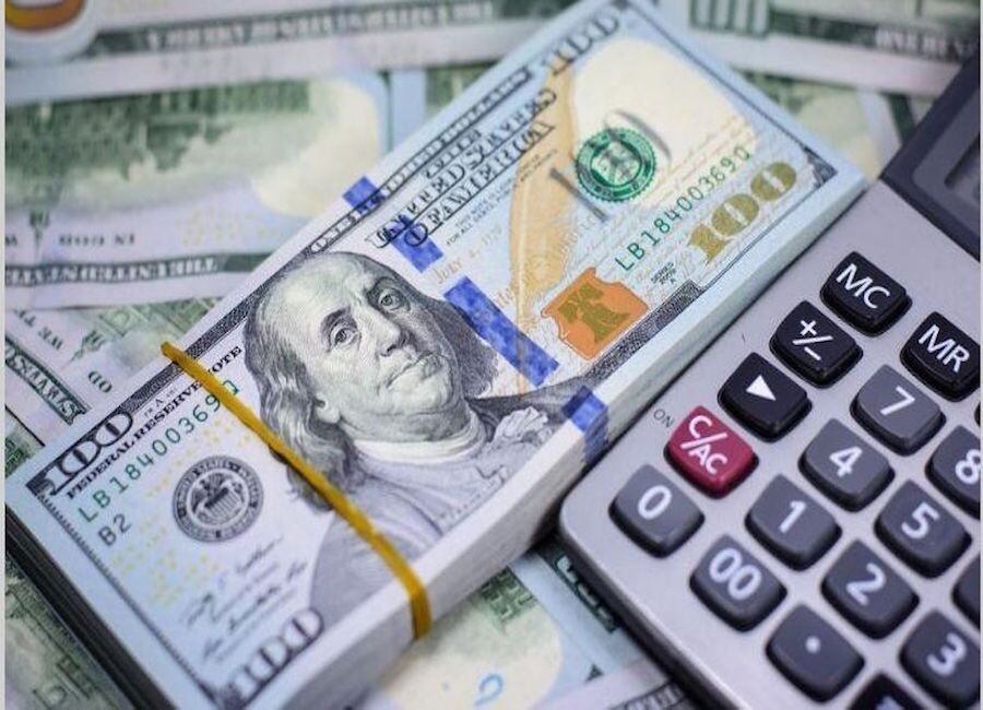 Una economista estima que la cotización del dólar seguirá fluctuando, pero no superará el techo de G. 6.500 la unidad. Foto: Ilustrativa.