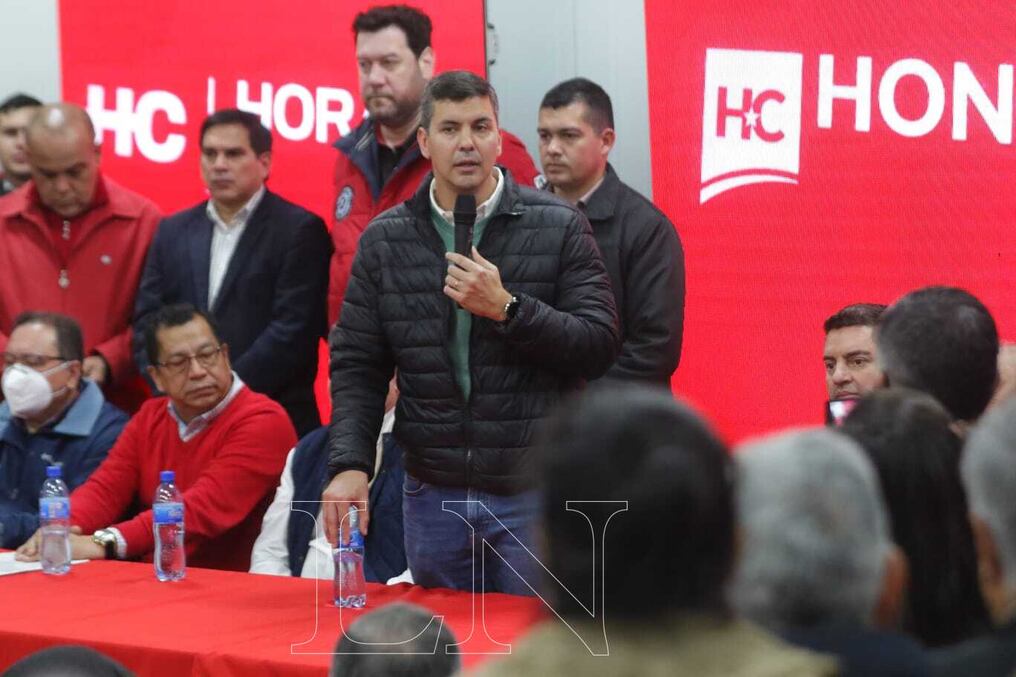 La dupla presidencial de Honor Colorado integrada por Santiago Peña y Pedro Alliana tuvo un encuentro ayer con sus correligionarios en la ciudad de Limpio. Foto: Eduardo Velázquez.