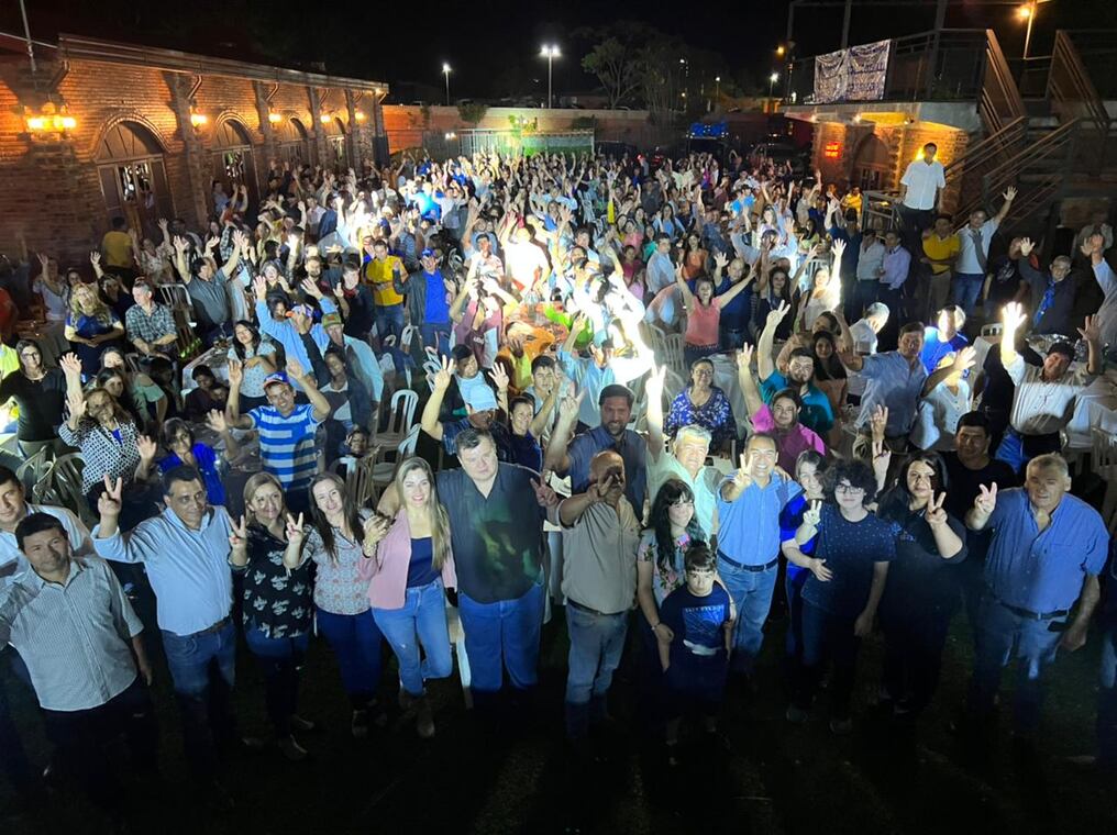 La dupla presidencial Hugo Fleitas-Bruno Balmelli se posiciona electoralmente y prueba de ello son los multitudinarios actos convocados en los últimos días en diferentes puntos del país. Foto: Gentileza.