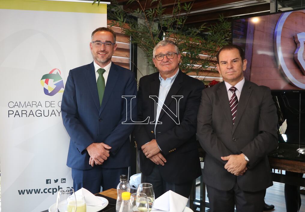 Los directivos de la Cámara de Comercio Paraguay-Brasil que formaron parte del evento por el cierre de la Expo. Foto: Nadia Monges.