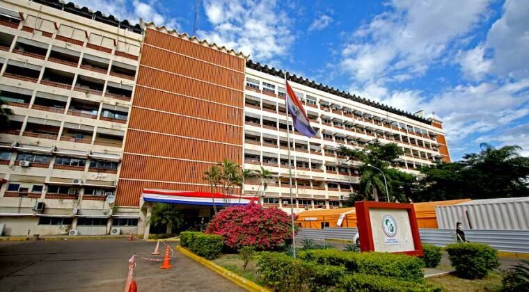 Gerencia de Salud del IPS, resolvió aumentar más los trámites para que pacientes con enfermedades crónicas, tenga más burocracia para acceder a sus medicamentos, esto fue calificado de "triple burrada", por Pedro Halley, exgerente de Prestaciones. Foto: Archivo.