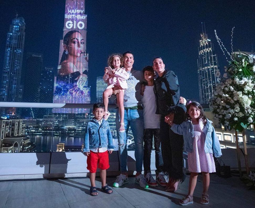 La modelo e influencer Georgina Rodríguez celebró su cumpleaños junto a su familia en Dubái. Foto: Gentileza.
