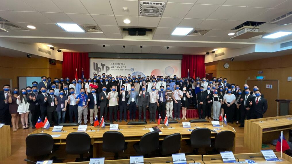 La mandataria taiwanesa destacó en su discurso que participó de la inauguración de los cursos de la universidad en el 2018 en Paraguay y que nuevamente ahora estudiantes culminaron con su preparación académica en Taiwán. Foto: Gentileza.