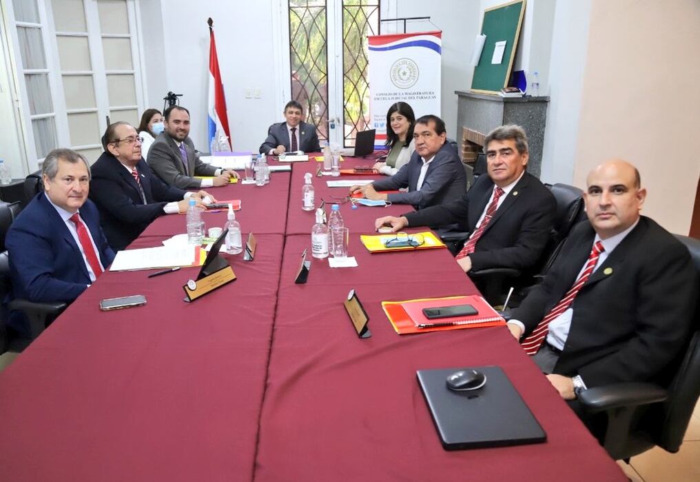 El presidente del Consejo de la Magistratura, Óscar Paciello, mencionó que las ternas para el TSJE fueron conformadas bajo una total objetividad por parte de los miembros del organismo extrapoder. Foto: Gentileza.