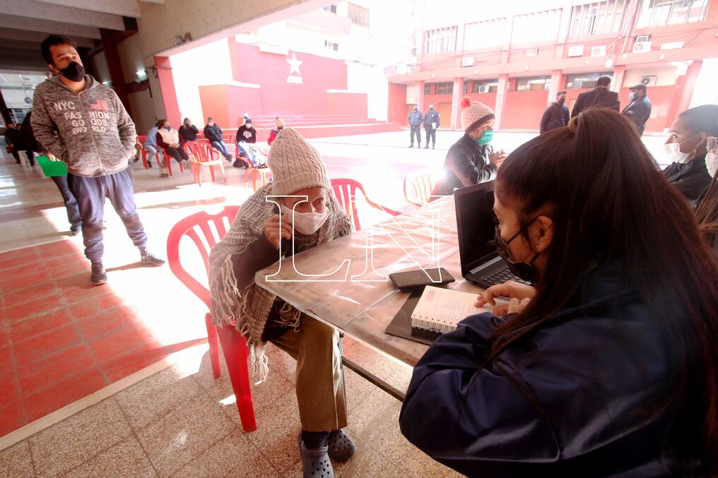 Diferentes sectores profesionales se verán beneficiados con las ofertas laborales que serán presentadas esta y la otra semana en la ANR. Foto: Pánfilo Leguizamón.