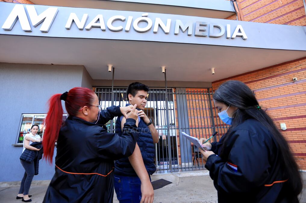 El servicio se extenderá hasta el mediodía de este viernes. Foto: Jorge Romero.