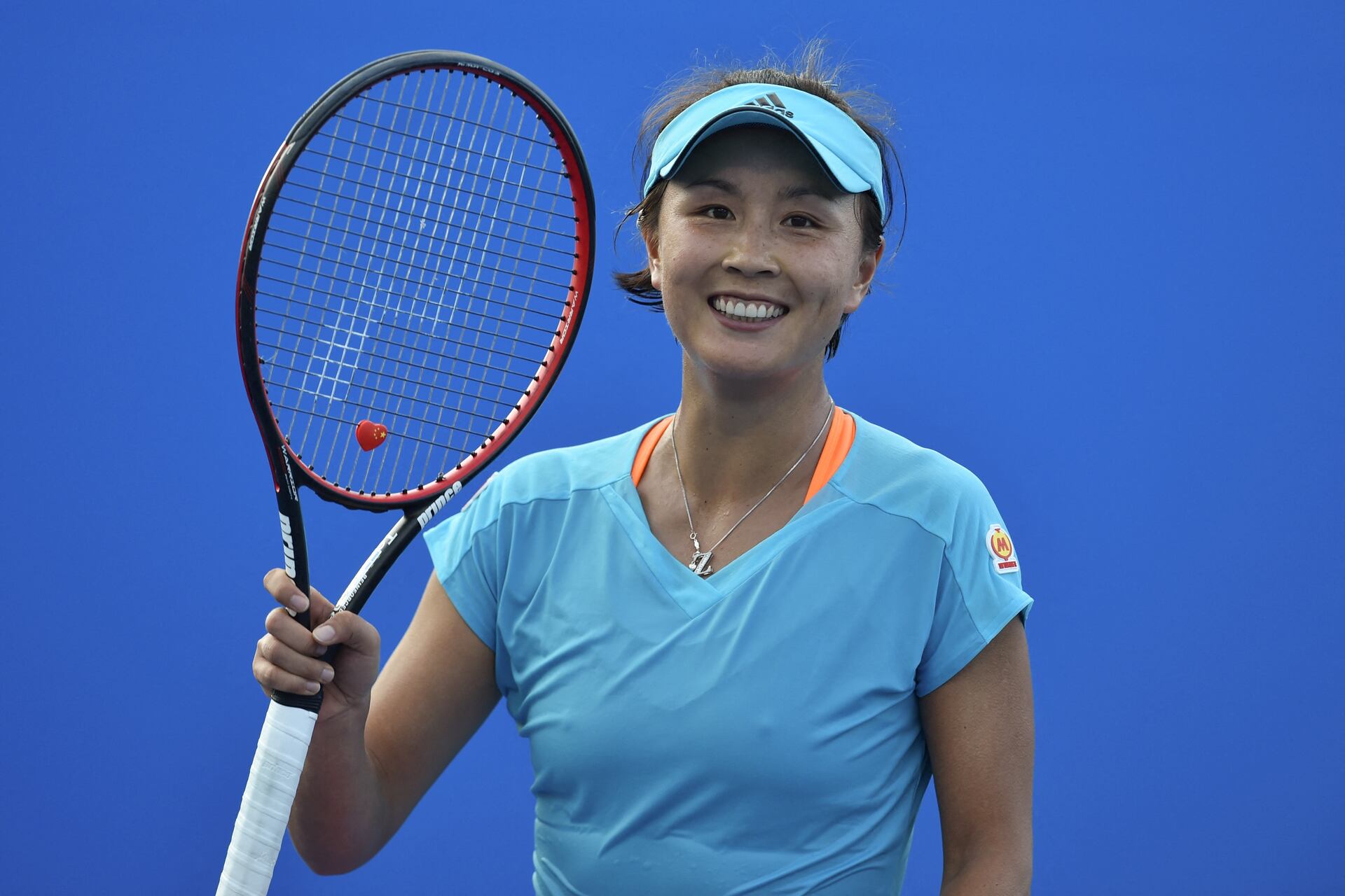 Varias estrellas del tenis mundial, además de autoridades de EEUU y Reino Unido, piden saber sobre el paradero de la tenista china Peng Shuai, que denunció abuso sexual. Foto: AFP.