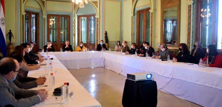 Reunión de integrantes de la Comisión de Censos. Foto: Gentileza.