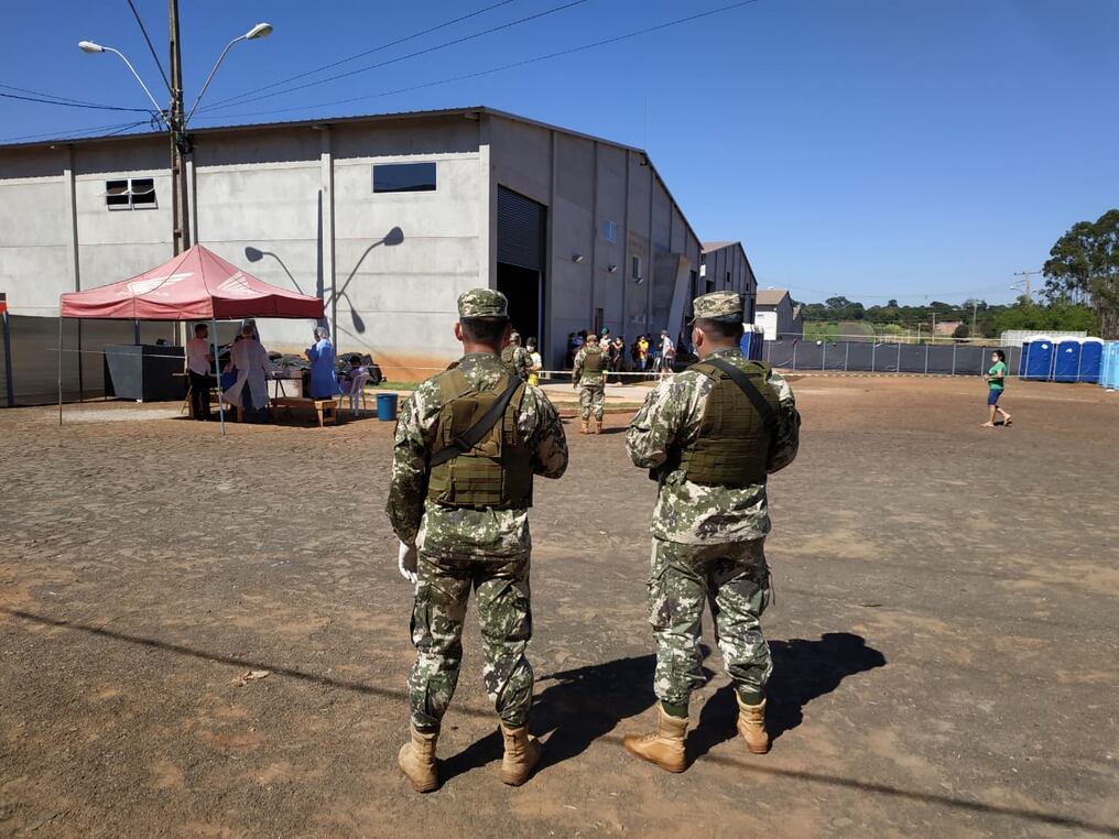 El caso inicial fue el militar positivo al COVID-19 que prestaba servicio en un albergue de Ciudad del Este. Foto: Gustavo Galeano.
