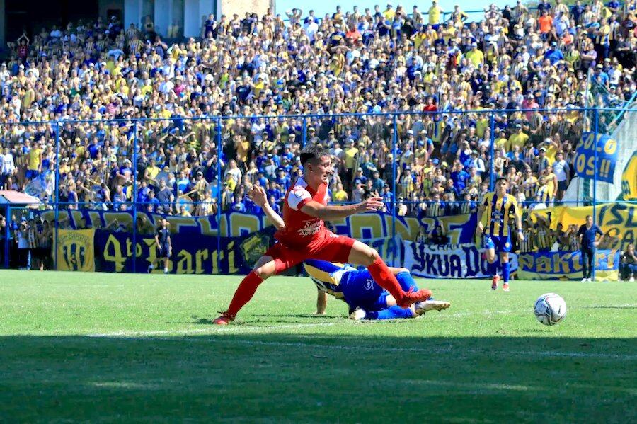 Un peleado
partido animaron
Fernando
de
la Mora y
Luqueño que
finalizó igualado.FOTO:@INTERMEDIAAPF