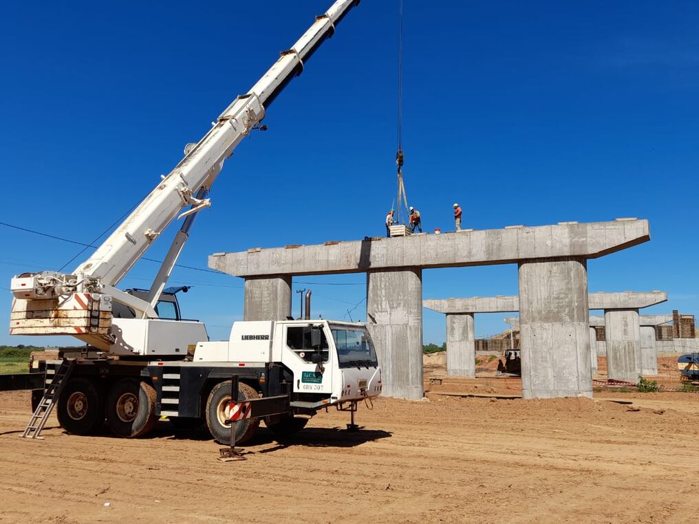 La obra de la Costanera Sur tiene un avance físico del 35% en ocho meses, que fue facilitado por la sequía y bajante del río Paraguay, destacan. Foto: Gentileza.