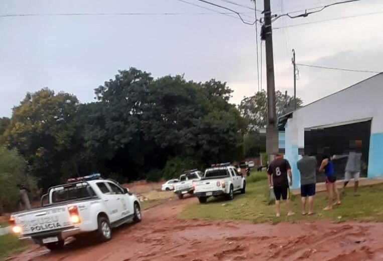 El policía herido ya se encuentra fuera de peligro y la fiscal María Angélica Acosta ordenó que los cadáveres sean llevados a la Morgue Judicial para ser sometidos a una autopsia. Foto: Gentileza.