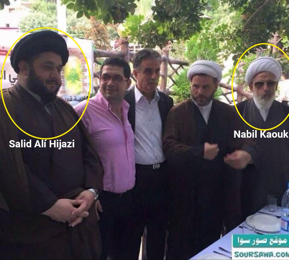 Clérigos chiítas con posturas radicales y violentas o políticos vinculados al Hezbolá son algunas de las personas que posan con Hugo Velázquez durante su visita al Líbano. Foto: Gentileza.