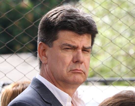 Para Leoncio Rojas, la gestión de Efraín en el MOPC es una “horrible presentación” de sus aspiraciones presidenciales y está señalada por un perjuicio de US$ 37 millones para el Estado. Foto: Archivo.