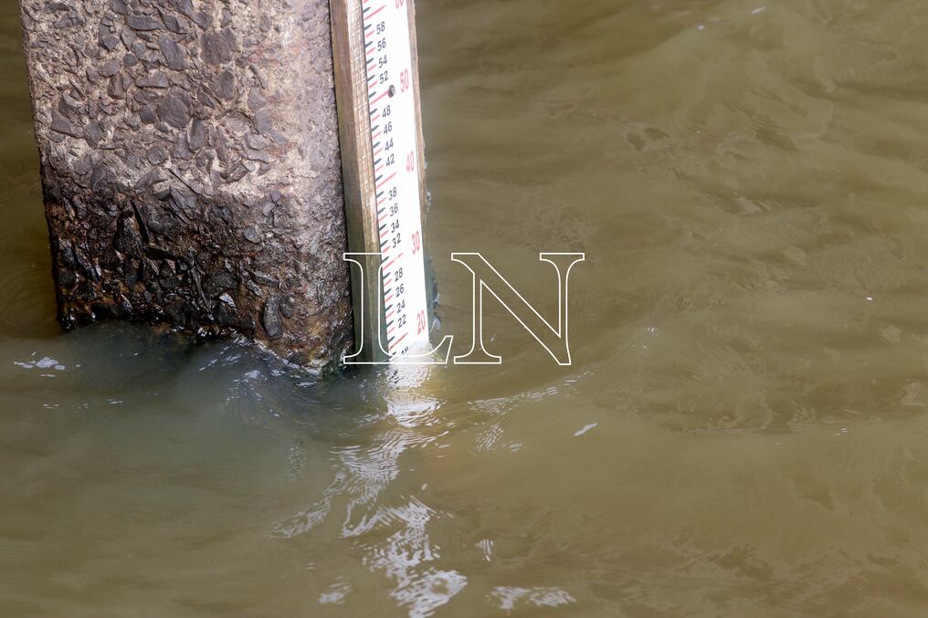 El nivel del cauce hídrico se ubicó 1,24 metros este sábado en el hidrómetro del Puerto de Asunción, luego de estar en 1,20 metros el pasado jueves. Foto: Pánfilo Leguizamón.