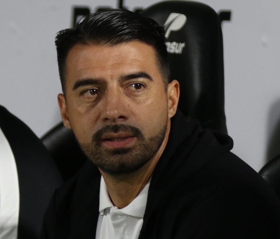 Julio César Cáceres, entrenador
decano.