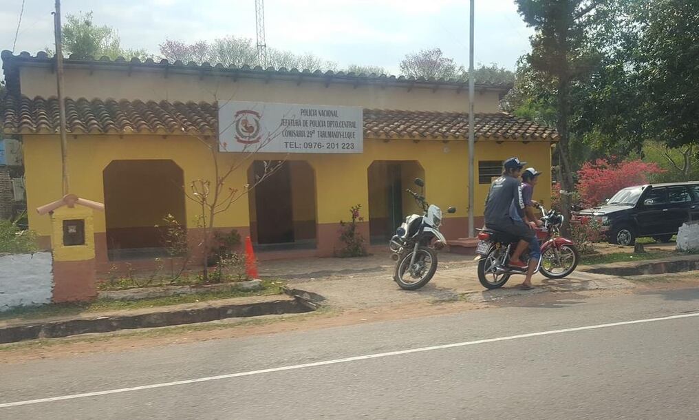 El vehículo usado por los delincuentes fue abandonado en una zona boscosa y derivado a la Comisaría de Tarumandy, donde quedó a cargo a los investigadores. Foto: Gentileza.