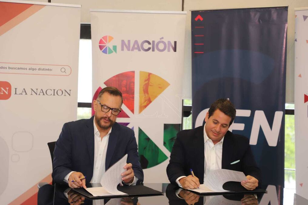 Con el objetivo de lanzar el Diplomado en Comunicación Estratégica para el 2022, se realizó la firma de convenio entre la Universidad Americana (UA) y el consolidado de medios Grupo Nación (GN). Foto: Jorge Romero