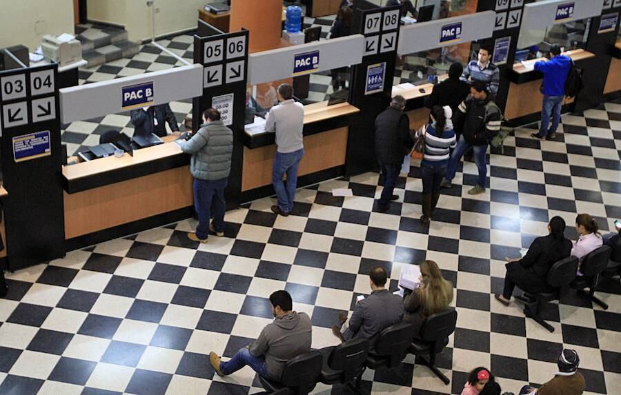 El desafío actual en el plano económico se centra en recomponer las cuentas fiscales, sostuvo el ministro de Hacienda, Óscar Llamosas, en el transcurso del panel denominado “Hacia una recuperación fuerte, inclusiva y sostenible”. Foto: Archivo.