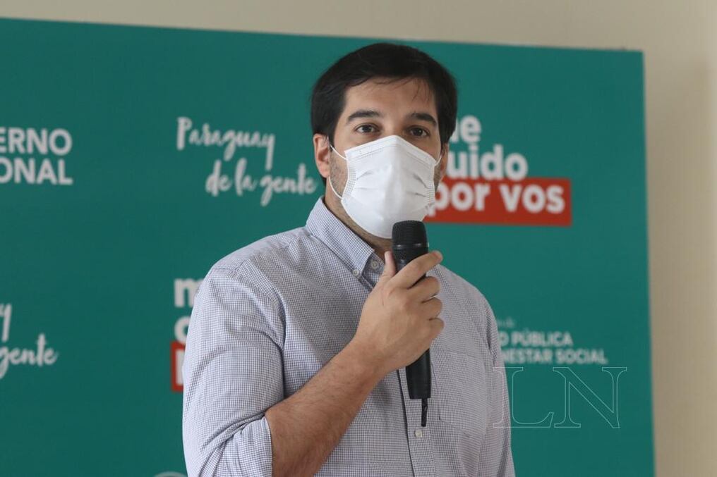 El director de Vigilancia de la Salud, Guillermo Sequera, solicitó permiso al ministro de Salud para terminar su doctorado hasta fin de año. Foto: Pánfilo Leguizamón.
