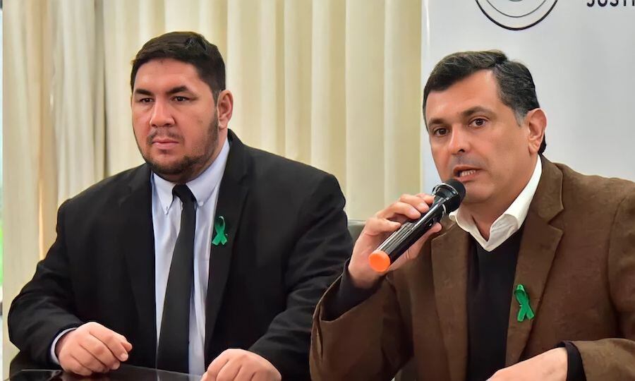 La dupla Daniel Benítez Romero, ex viceministro y actual ministro de Justicia, y Édgar Olmedo, ex titular de la cartera, son los responsables de los pagos retroactivos de los subsidios por alimentación sin un dictamen técnico.