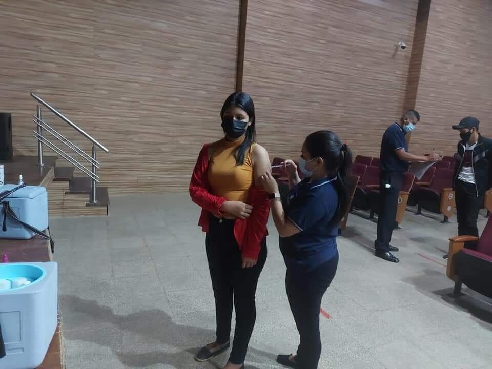 Instan a la ciudadanía a acudir a uno de los seis puestos de vacunación con los que cuenta el departamento para ser inmunizada Foto: Ángel Flecha.