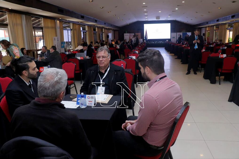 La Expo Rueda Internacional de Negocios cumplió con su segundo día de desarrollo este martes con el que se logró una buena participación nacional e internacional. Foto: Eduardo Velázquez.