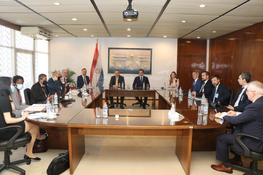 Una misión técnica del Fondo Monetario Internacional se encuentra en el país para llevar a cabo una serie de reuniones con autoridades locales que competen a la economía del país. Foto: Gentileza.