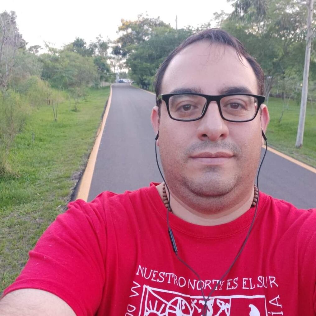 El vehículo del hombre fue encontrado en el barrio Nazareth de la citada ciudad. Dentro del habitáculo del mismo fueron encontradas todas sus pertenencias, incluyendo su celular. Foto: Gentileza.