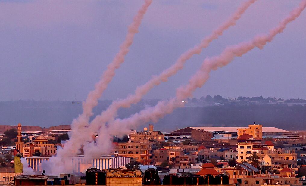 Más de 4.000 cohetes fueron lanzados desde la Franja de Gaza hacia zonas pobladas de Israel en mayo pasado. Foto: AFP.