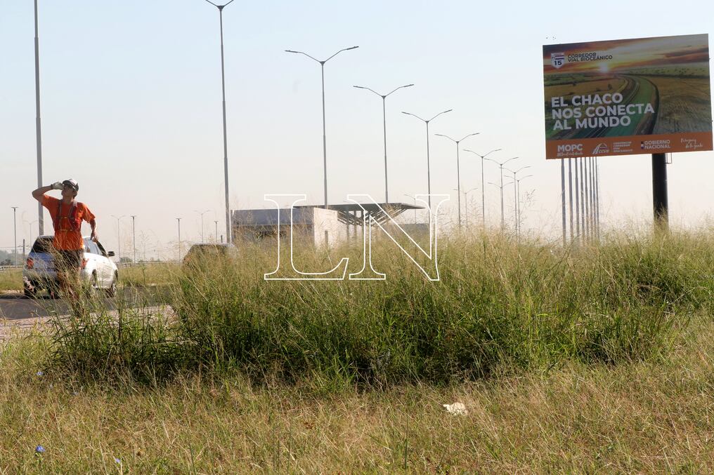 Según datos ofrecidos por la Policía Nacional, durante un recorrido sorprendieron al sospechoso cuando estaba manipulando una de las cajas que distribuye la energía eléctrica en la zona. Foto: Pánfilo Leguizamón.