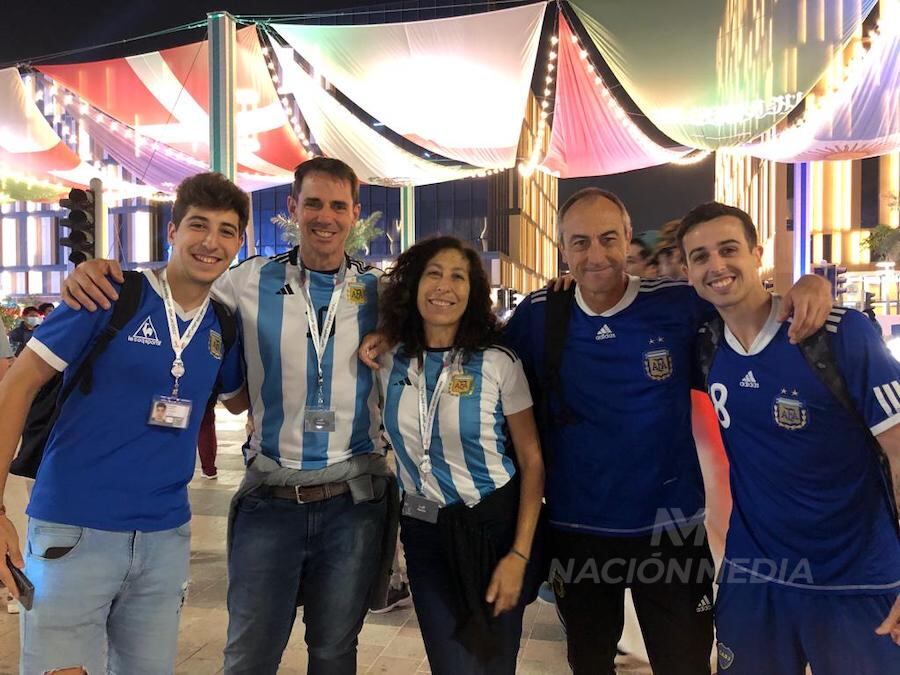 Hinchas albicelestes vibraron en el estadio.FOTO:MARLENE TORRES