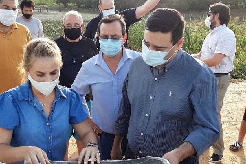 Los parlamentarios, tras la visita al lugar, anunciaron que convocarán a las autoridades del Mades para una reunión con los demás representantes de Conaderna para el próximo lunes 26 de octubre. Foto: Gentileza.