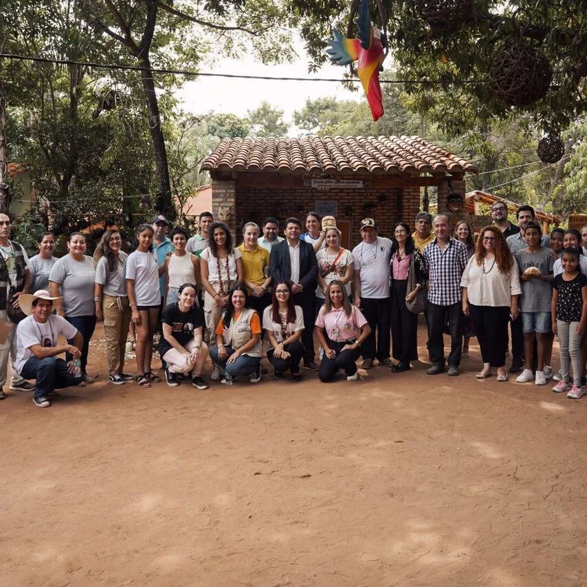 Los asistentes tuvieron la oportunidad de visitar dos talleres de Maestros Artesanos de la ciudad de Tobatí. Foto: Gentileza.