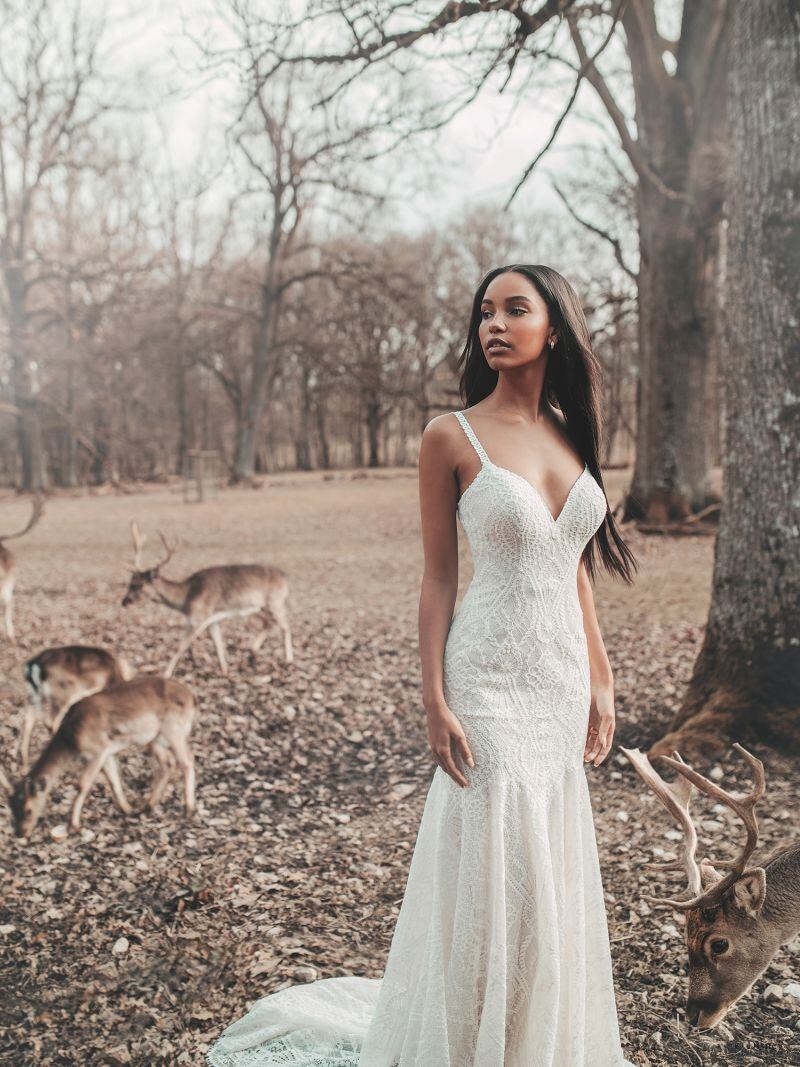 Vestido inspirado en Pocahontas.
(Foto: allurebridals.com/disney).