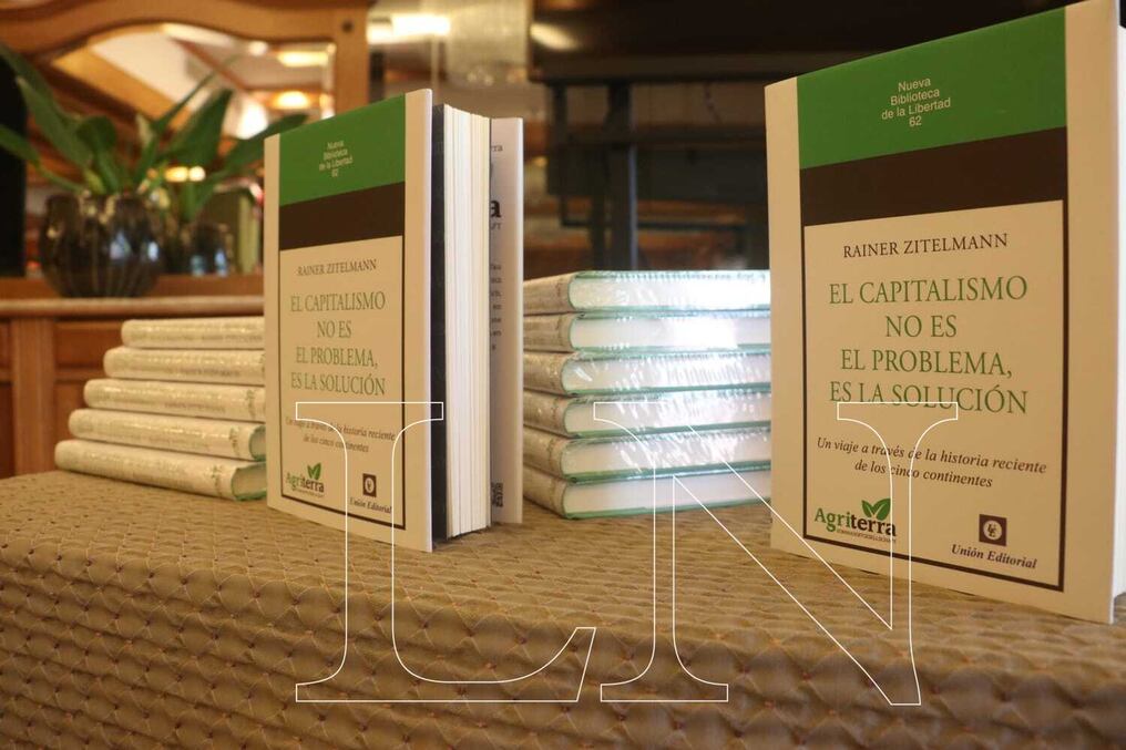 La publicación de Rainer Zitelmann fue lanzada este miércoles pasado en Asunción. Foto: Emilio Bazán. 
