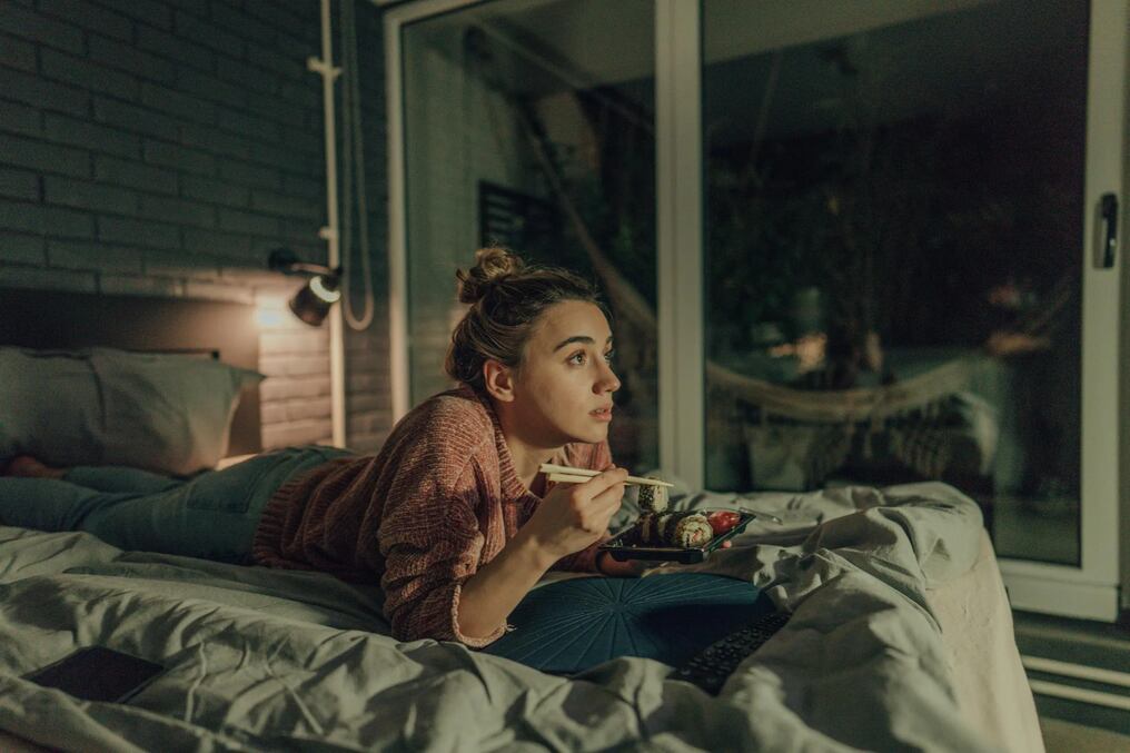 ¿Con la cena cómo andamos? Evitá estos malos hábitos para tu salud